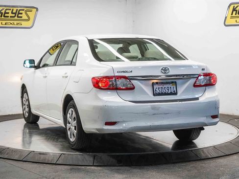 Used 2011 Toyota Corolla LE image 2