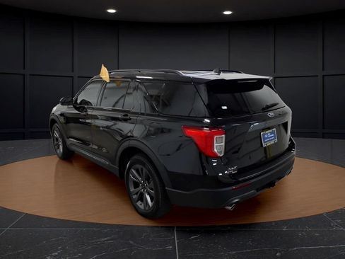 Certified 2023 Ford Explorer XLT w/ Equipment Group 202A AWD/4WD image 4