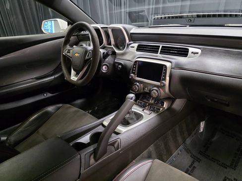 Used 2013 Chevrolet Camaro SS w/ SS Performance Package RWD image 35