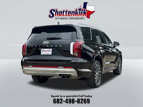 Used 2024 Hyundai Palisade Calligraphy FWD image 6