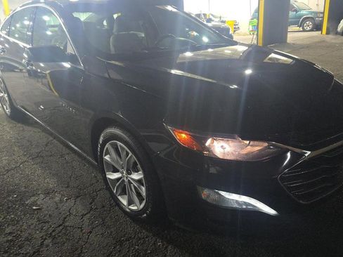 Used 2022 Chevrolet Malibu LT w/ Leather Package image 2