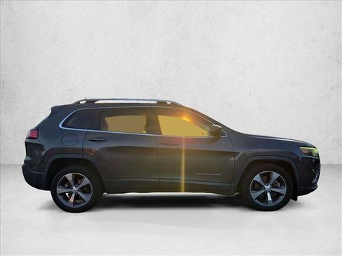 Used 2019 Jeep Cherokee Limited FWD image 4
