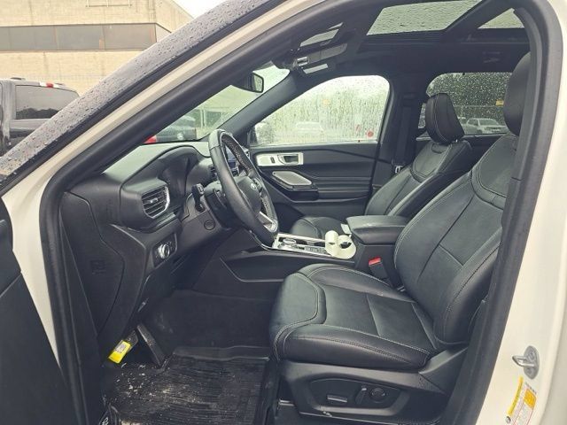 Used 2023 Ford Explorer ST w/ Technology Package AWD/4WD image 7