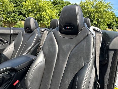 Used 2018 BMW M4 Convertible w/ Competition Package RWD image 30