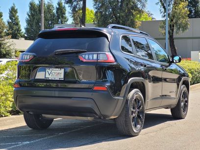 Used 2023 Jeep Cherokee Altitude Lux