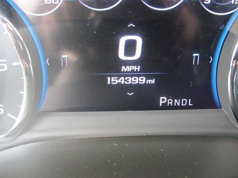 Used 2018 GMC Yukon Denali image 2