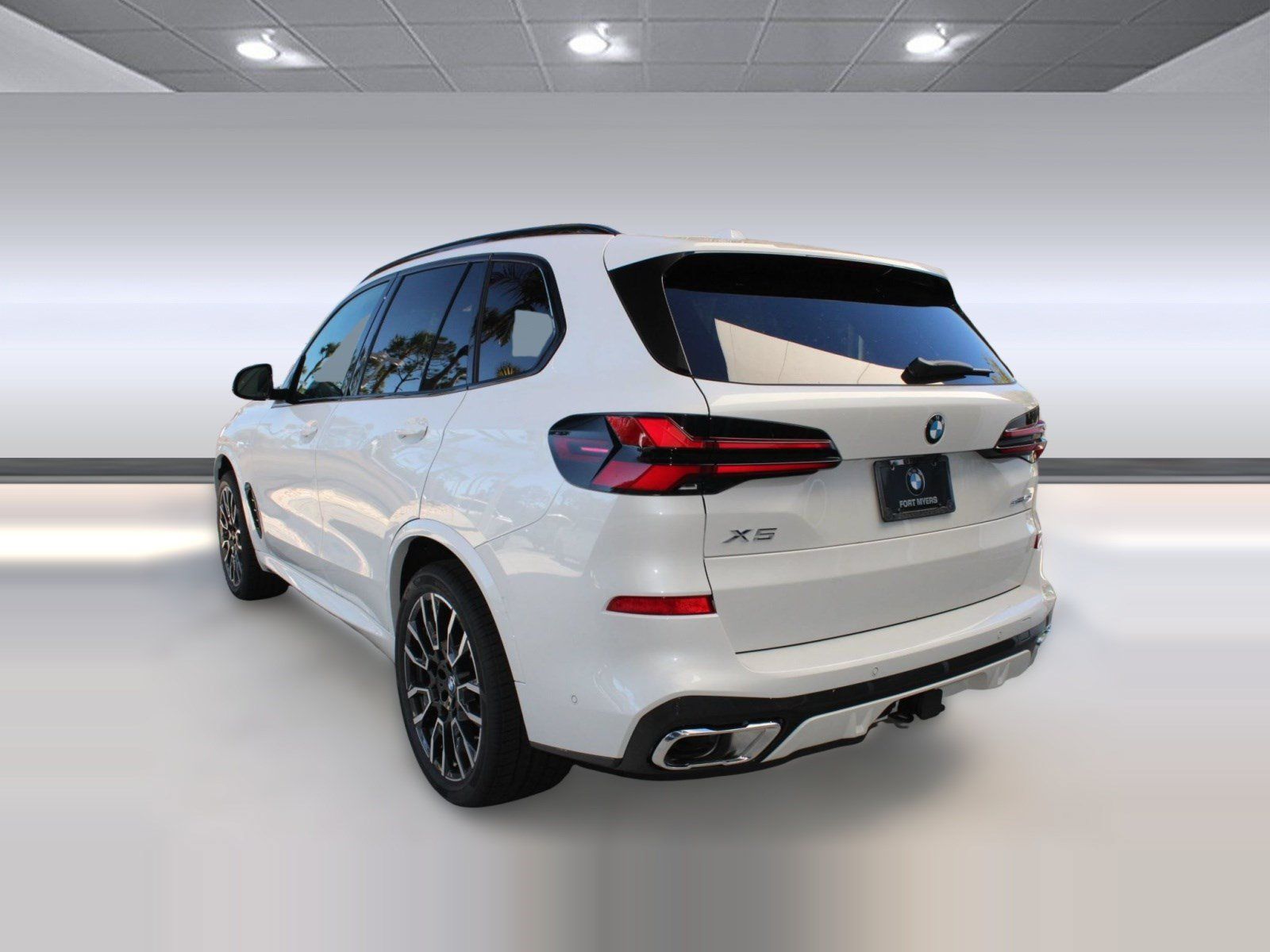 Used 2026 BMW X5 sDrive40i w/ M Sport Package RWD image 3