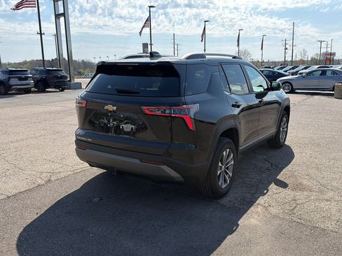 Used 2025 Chevrolet Equinox LT w/ Convenience Package II AWD/4WD image 4