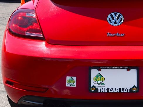 Used 2018 Volkswagen Beetle 2.0T SE image 24