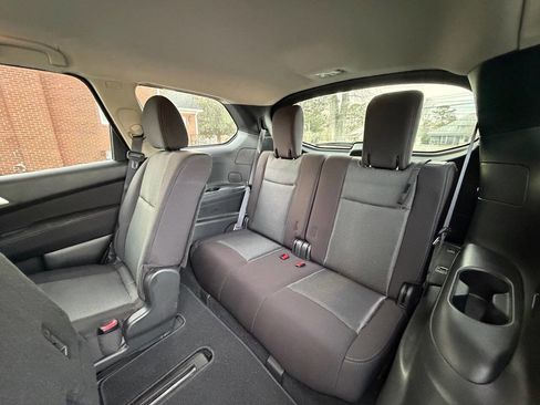 Used 2017 Nissan Pathfinder SV w/ SV Tech Package image 14