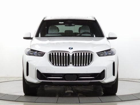 Used 2026 BMW X5 xDrive40i w/ Climate Comfort Package image 2