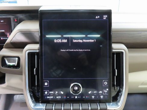 Used 2025 GMC Yukon Denali w/ Denali Reserve Package image 13