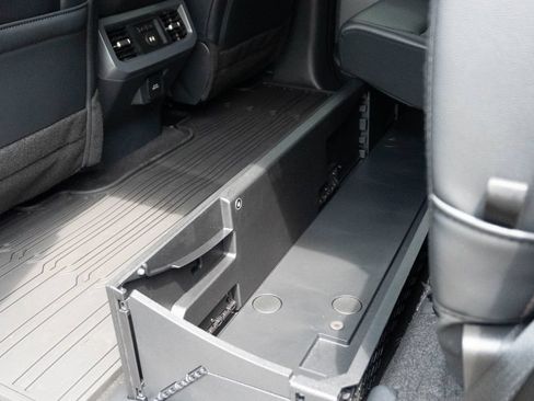 Used 2026 Ford F350 Lariat AWD/4WD image 32