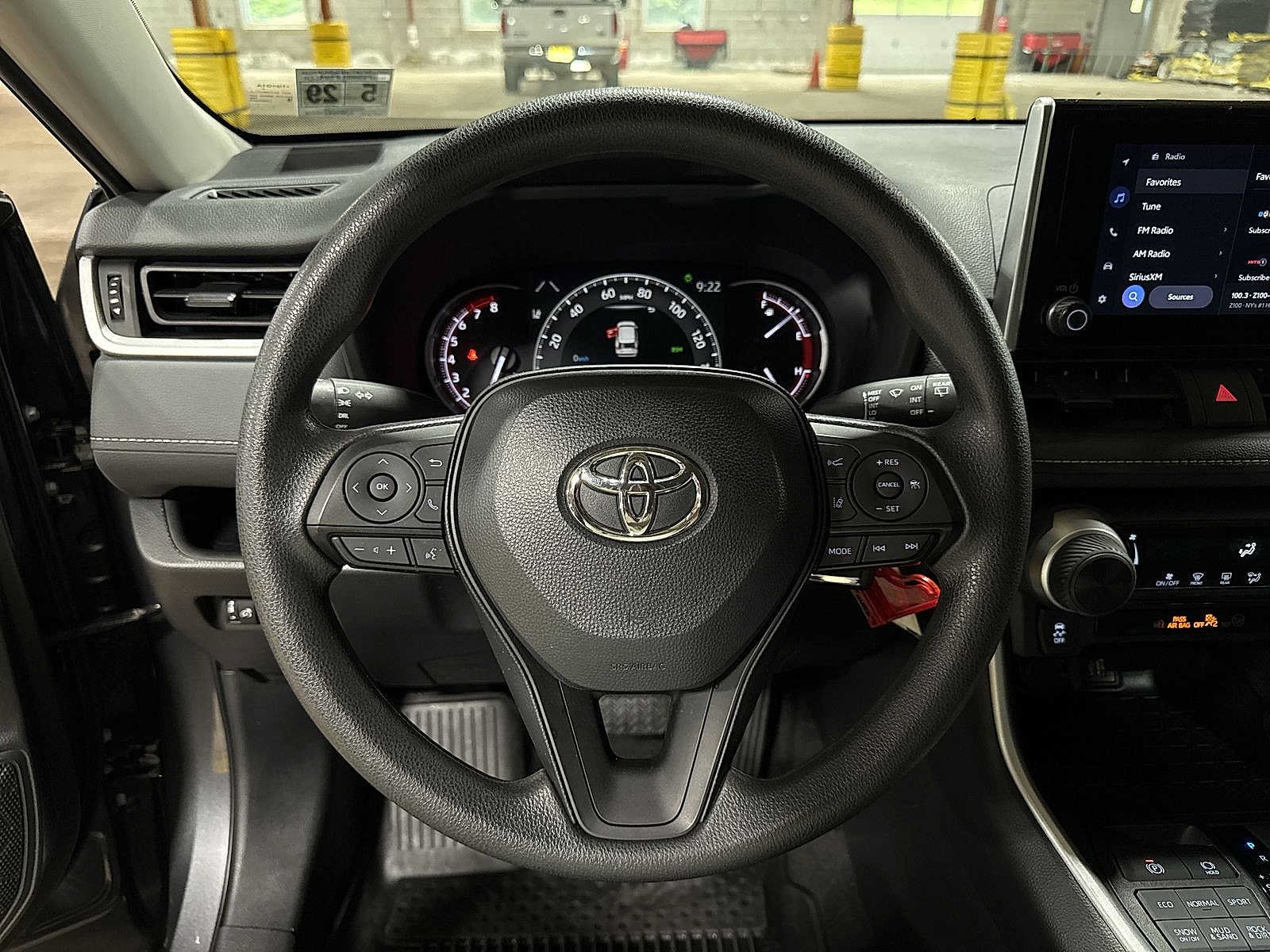 Used 2024 Toyota RAV4 LE AWD/4WD image 18