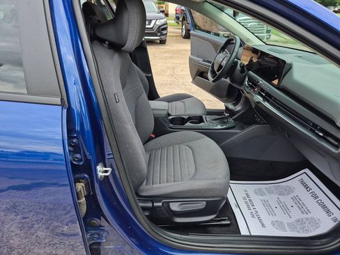 Used 2025 Kia K4 EX FWD image 12