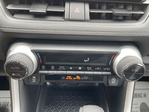 Used 2025 Toyota RAV4 XLE image 19