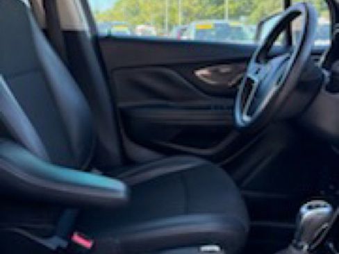 Used 2018 Buick Encore Preferred image 12