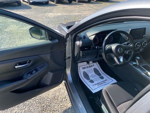 Used 2022 Nissan Sentra SV image 10