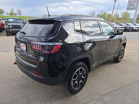 Used 2024 Jeep Compass Trailhawk image 13