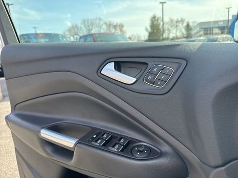 Used 2019 Ford Escape Titanium image 15