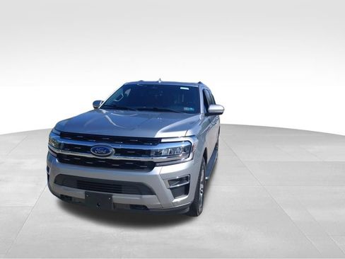 Used 2022 Ford Expedition Max Limited AWD/4WD image 2