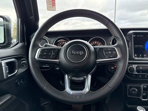Used 2023 Jeep Gladiator Overland image 20