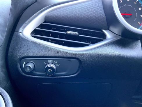 Used 2022 Chevrolet Malibu LT image 33