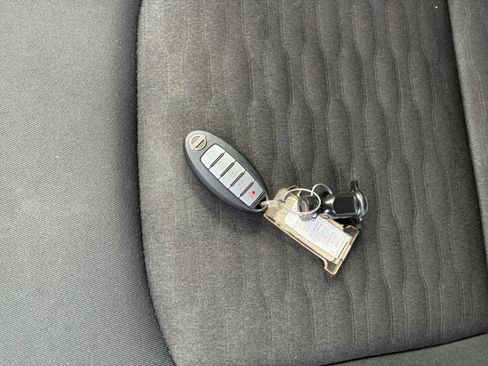 Used 2025 Nissan Pathfinder SV FWD image 17