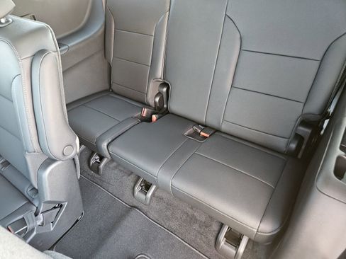 New 2026 Chevrolet Traverse LT w/ Sun and Wheel Package FWD image 26
