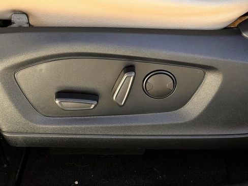 Used 2020 Ford Explorer XLT w/ Equipment Group 202A image 44