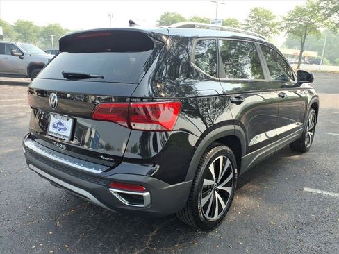 Used 2023 Volkswagen Taos SE AWD/4WD image 7