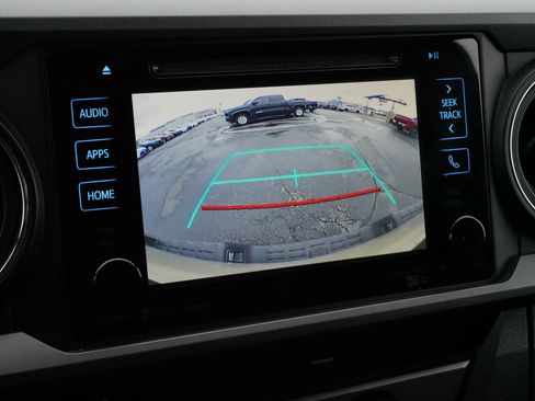 Used 2017 Toyota Tacoma TRD Off-Road w/ Tow Package (A/T) image 30