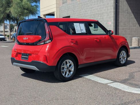 Certified 2024 Kia Soul LX w/ Option Group 015 FWD image 3