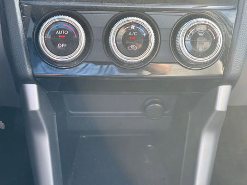 Used 2017 Subaru Forester 2.5i Premium w/ All-Weather Package image 11