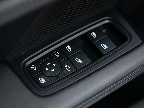 Certified 2024 Porsche Taycan GTS image 18