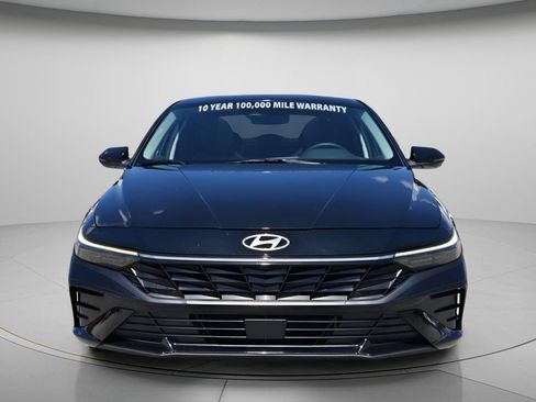 Certified 2024 Hyundai Elantra Limited FWD image 5