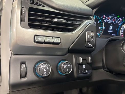 Used 2018 Chevrolet Suburban Premier AWD/4WD image 41