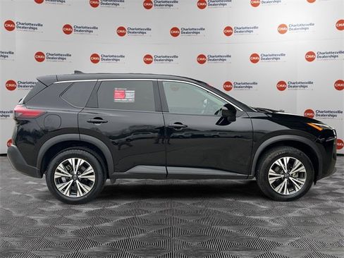 Used 2023 Nissan Rogue SV image 6