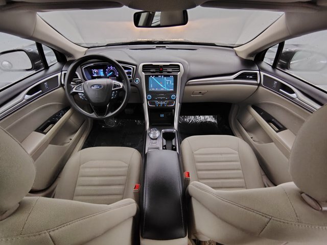Certified 2019 Ford Fusion SE FWD image 2