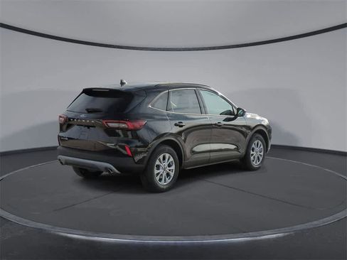 Used 2025 Ford Escape Active w/ Cold Weather Package image 8