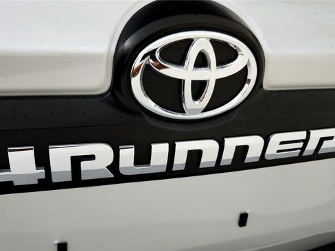 Certified 2024 Toyota 4Runner TRD Off-Road Premium image 25