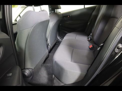 Used 2022 Toyota Corolla LE FWD image 14