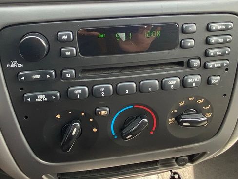 Used 2003 Ford Taurus SES image 17