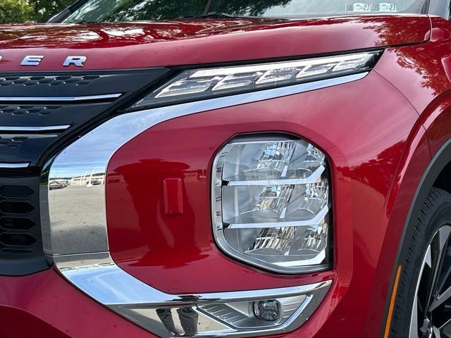 Used 2023 Mitsubishi Outlander 4WD Plug-In Hybrid image 10