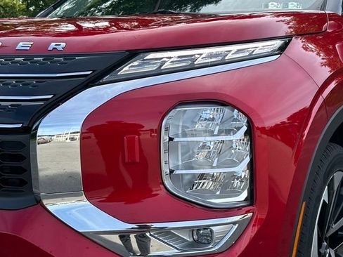 Used 2023 Mitsubishi Outlander 4WD Plug-In Hybrid image 10
