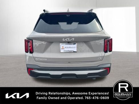 Used 2024 Kia Sorento SX Prestige image 4