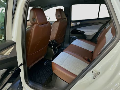 Used 2023 Volkswagen ID.4 Pro image 29