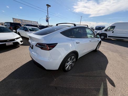 Used 2021 Tesla Model Y Long Range AWD/4WD image 6