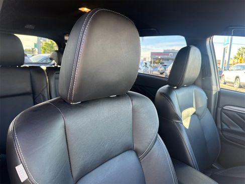 Used 2020 Mitsubishi Outlander SEL image 13