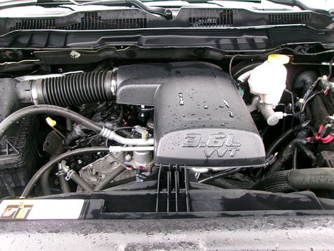 Used 2023 RAM 1500 Classic Warlock w/ Electronics Group AWD/4WD image 9